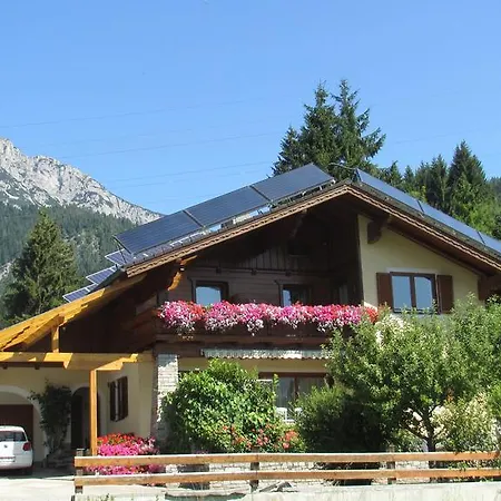 Haus Kogler شقة