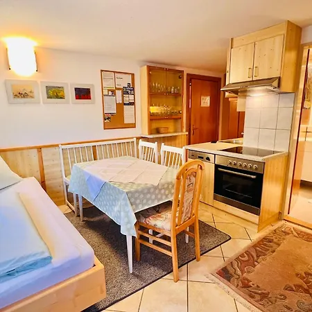 Haus Kogler شقة